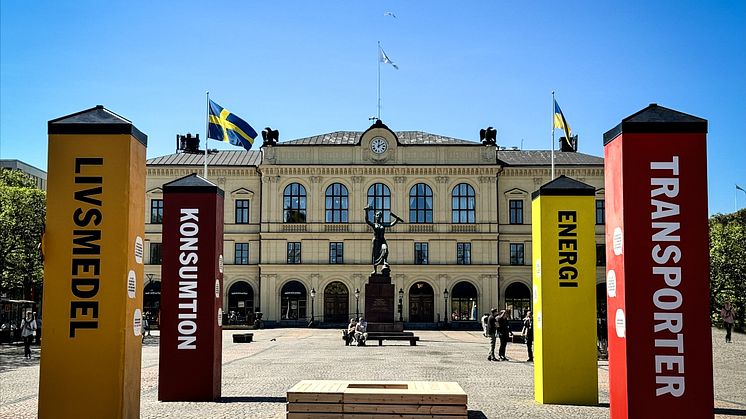 Staplarna är på plats vid Stora torget.