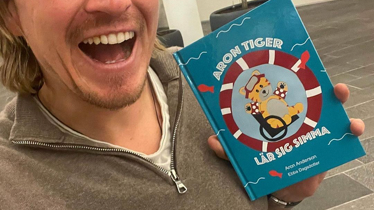 "Boken handlar om att övervinna svårigheter, våga anta nya utmaningar och samtidigt njuta av resan! Perfekt bok för att peppa barnen i ditt liv"