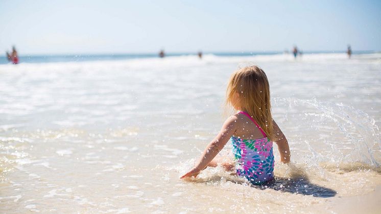 Så hanterar du sommarvärmen med små barn