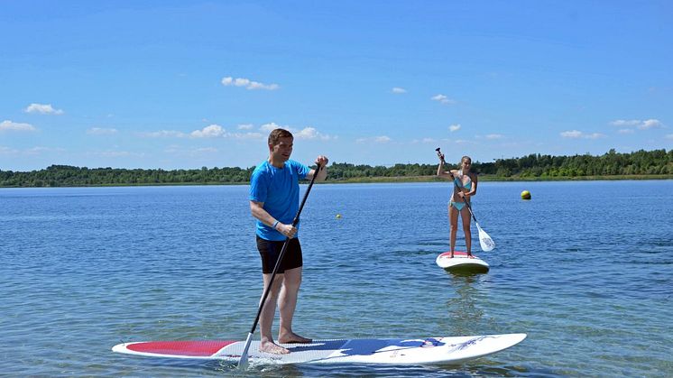 Eine gute Figur machte Martin Dulig beim Stand Up Paddling am Schladitzer See