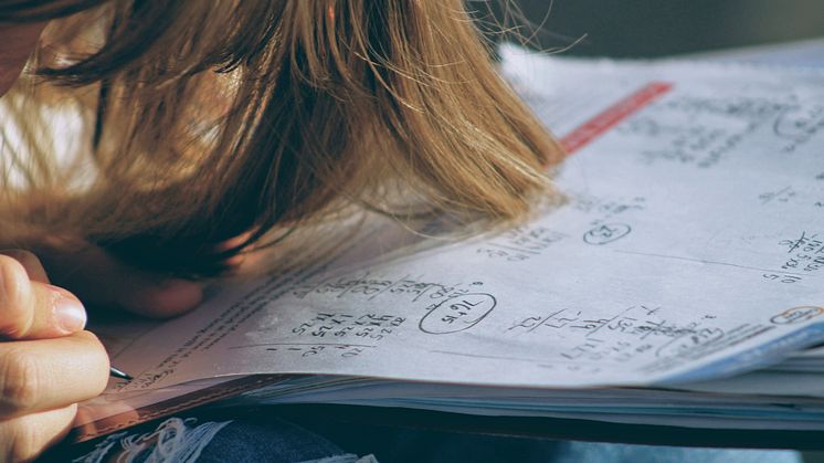 Friskolor är mer generösa i sin betygssättning än kommunala skolor