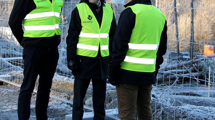 Første kruttsalve har gått av