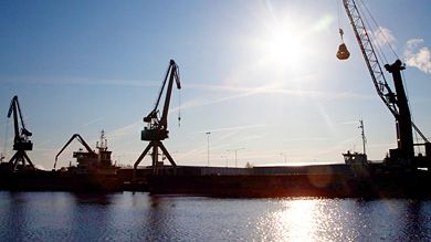 Halmstad Hamn skapar modernt IT-stöd för framtiden med hjälp av Hogia