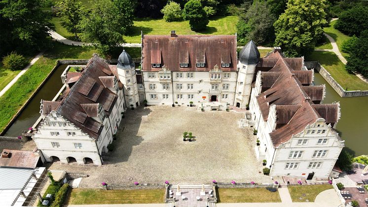Schlosshotel Münchhausen (c) CC BY-SA_Touristikzentrum Westliches Weserbergland-Schlosshotel Münchhausen.jpg
