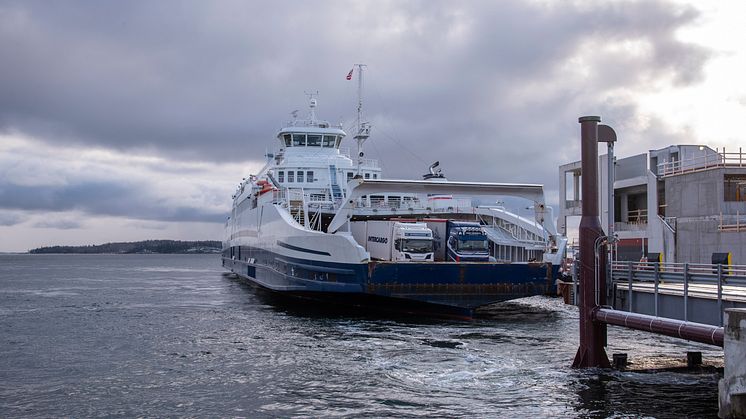 Leaving the quay