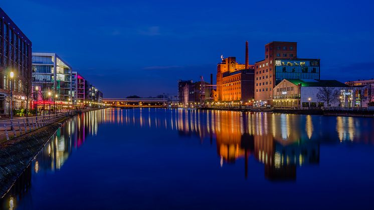 Innenhafen_Duisburg_Blaue_Stunde__c__Krischerfotografie