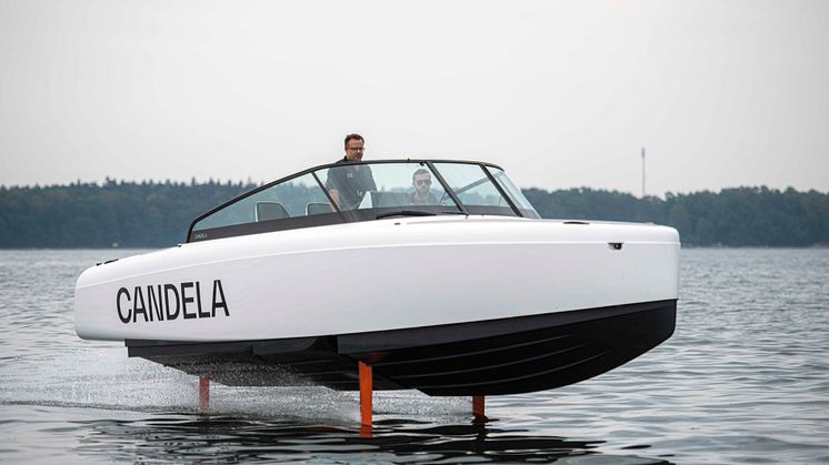 Die Candela C-8 eröffnet neue Dimensionen für Reichweite und Geschwindigkeit bei Elektrobooten.