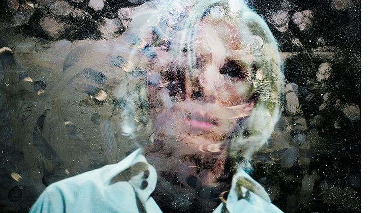 Bild: The Fifth Estate, 00:59:46, 2013 (photograph of monitor), from the series Wikiland, 2014 © Klara Källström & Thobias Fäldt