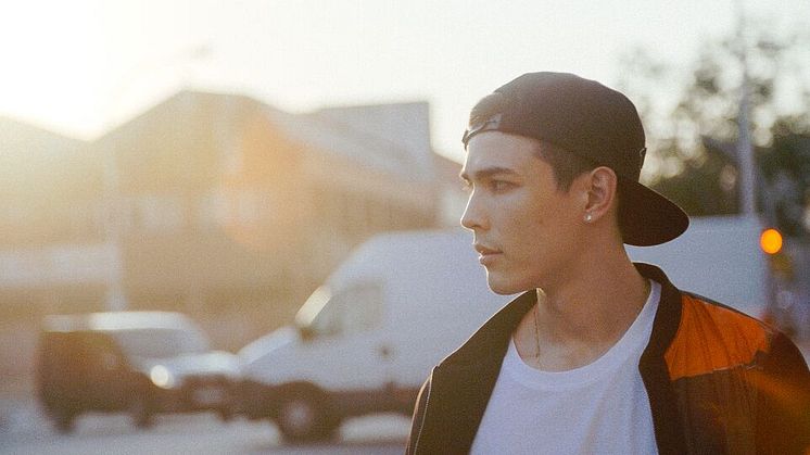 Saint James släpper debutsingeln "Sweaters"