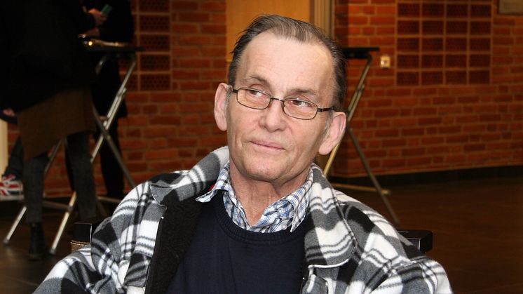 Han vill berätta om samhällets vanvård