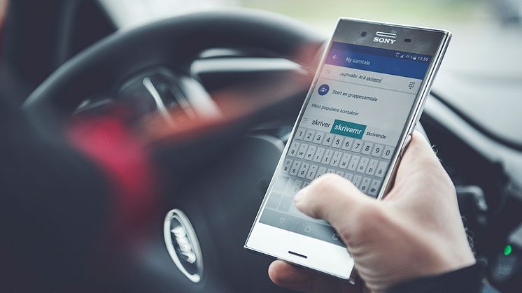 8236 med «mobilbot»: Vil bekjempe unge føreres mobilbruk med gratis opplæring 