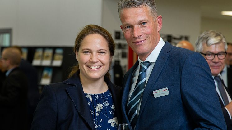 Catharina Claas-Mühlhäuser tillsammans med Swedish Agro Machinerys vd Björn Pettersson