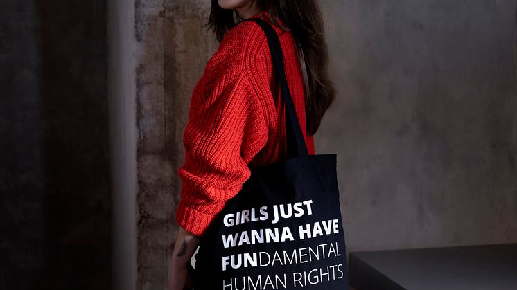 Equality_bag_axel1.jpg