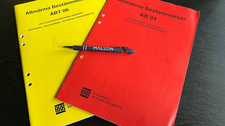 ABT06 och AB04: Två standardavtal med olika fokus inom byggbranschen.