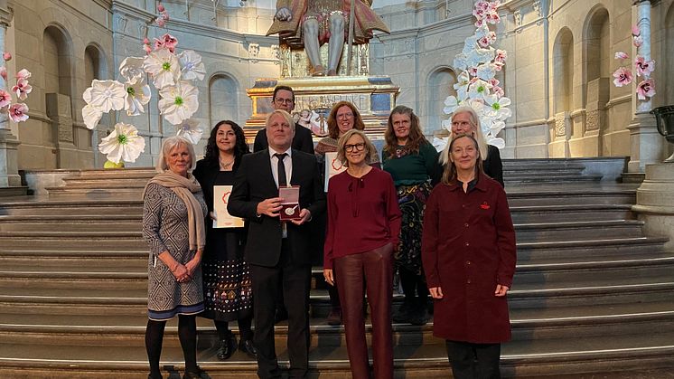 Från vänster: Åsa Rehnberg, Gurbet Peker, Tobias Svanelid, Sebastian Selvén, Sara Håkansson, Sanne Houby-Nielsen, Anna-Karin Jobs Arnberg, Lotten Gustafsson Reinius och Ulla-Karin Warberg.