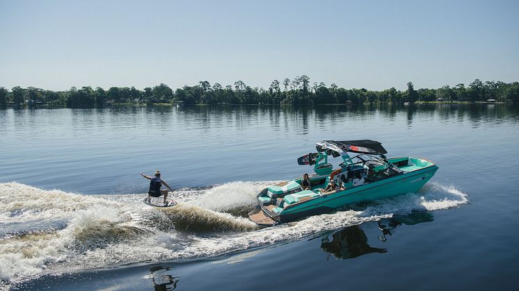 Hi-res image - YANMAR - YANMAR has joined forces with The World Wake Association (WWA) as a new global partner