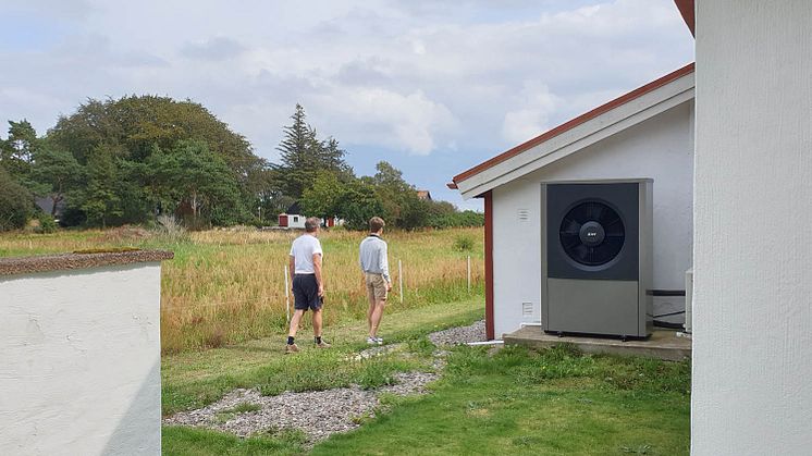 Skånska Energilösningar kan leverera och installera en ny värmepump på en månad. Smart att byta innan hösten kommer.