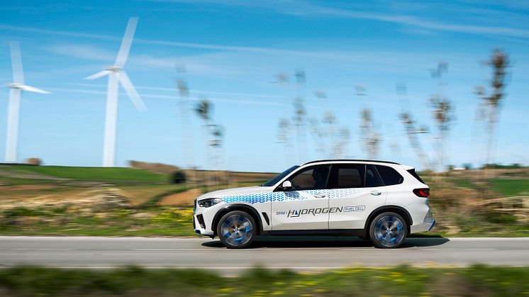 BMW esittelee iX5 Hydrogen -vetyauton IAA-tapahtumassa