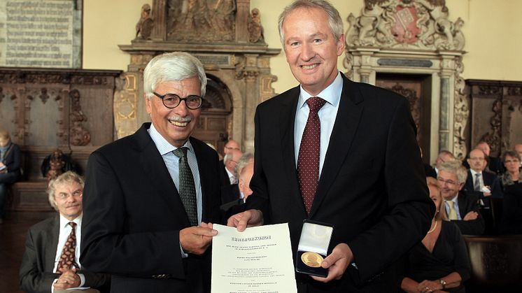 Danner-Medaille in Gold für Bremer Polizeipräsidenten Lutz Müller