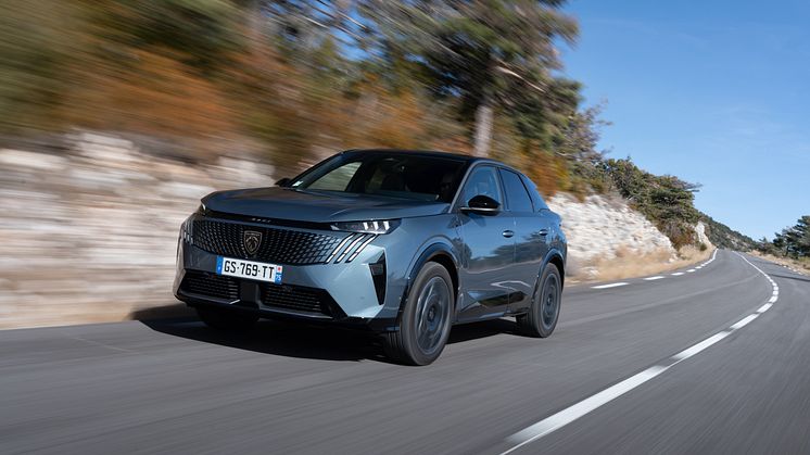 PEUGEOT_E3008TESTDRIVE_2402TC332