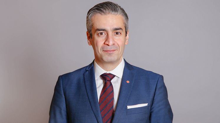 Energi- och digitaliseringsministern,  Khashayar Farmanbar besöker ÖrebroBostäder för att prata energi.