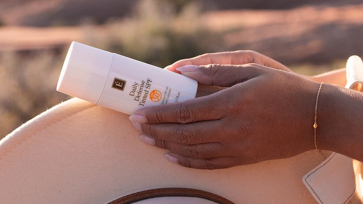 Daily Defense Tinted SPF50