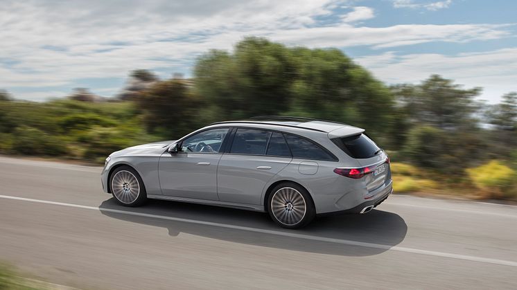 Nu släpps de första bilderna på nya versionen av Mercedes-Benz E-Klass Kombi