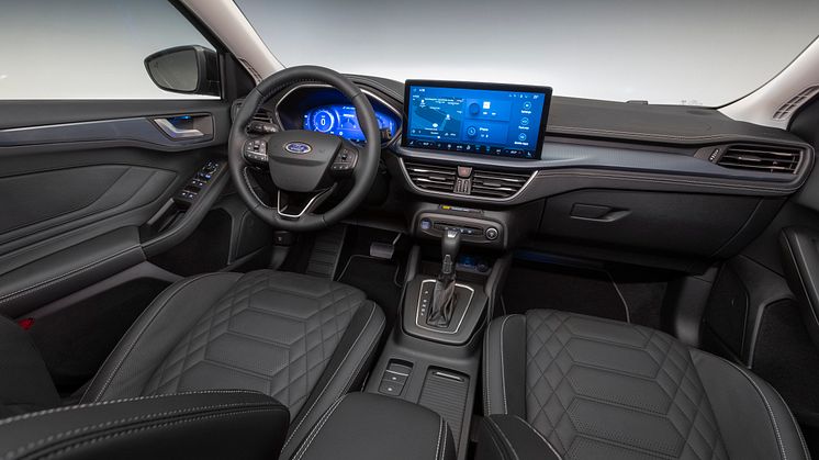 Ford Focus Active 2021 (4)