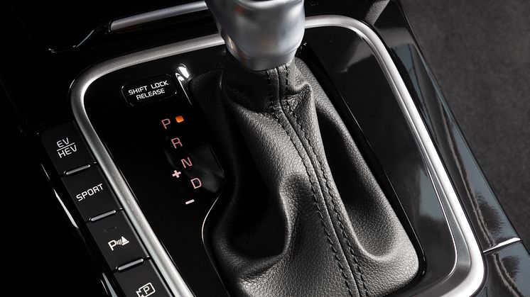Ceed PE interior_2