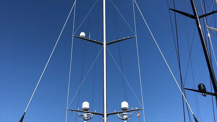 Hi-res image - Inmarsat - e3 has installed Inmarsat's dual antenna Fleet Xpress solution on performance superyacht S/Y Ganesha