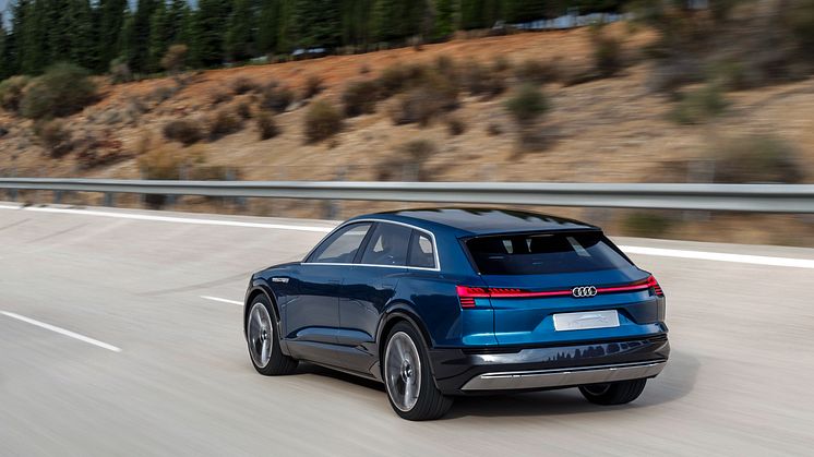 Audi e-tron quattro concept - dynamic rear left