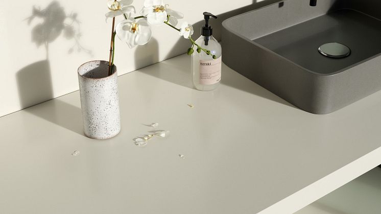 Silestone Sunlit Days Faro White_detail.jpg