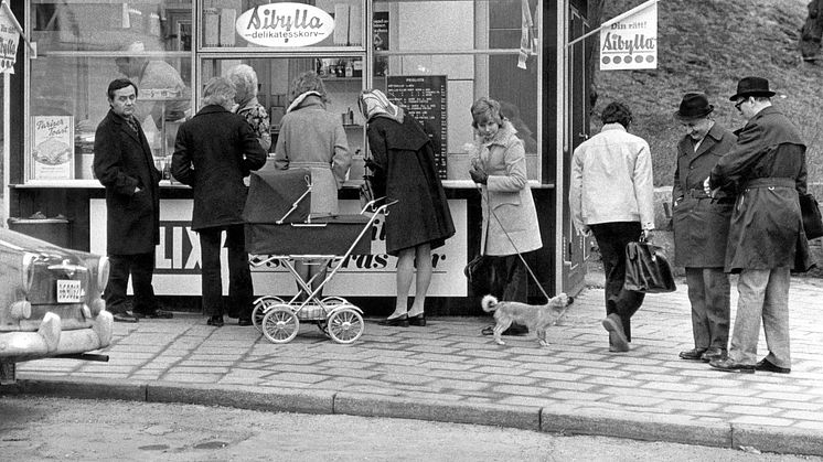 Sibyllakiosk 1973. I år firar varumärket Sibylla 90-årsjubileum.