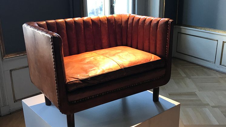 Vilhelm Lauritzen: A unique 1,5 seater sofa (1934). Estimate: DKK 200,000-250,000 (€ 27,000-33,500) 