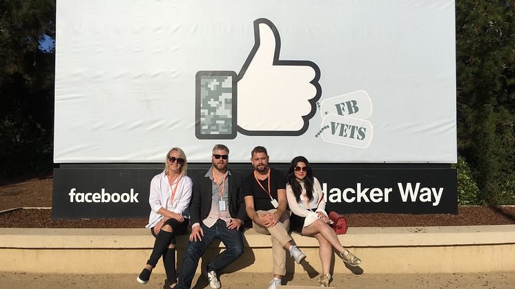 Paola, Tobias, Robin och Hanaw från The Amazing Society på besök hos Facebook. 