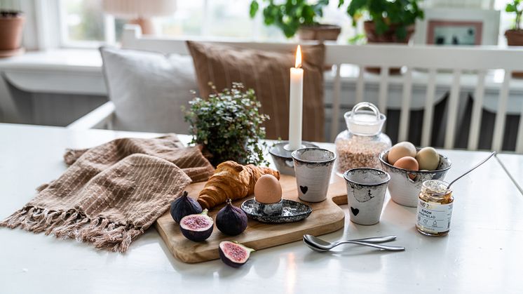Bubble är en handgjord serie med bubbelmönster och utstansade hjärtan från Nääsgränsgården, designad av Ruth Vetter.