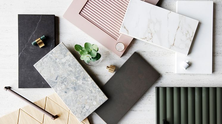 Nå kan hele det store utvalget fra Scala Bad kjøpes med benkeplater i fem utvalgte farger fra Dekton. Foto: Yvonne Wilhelmsen