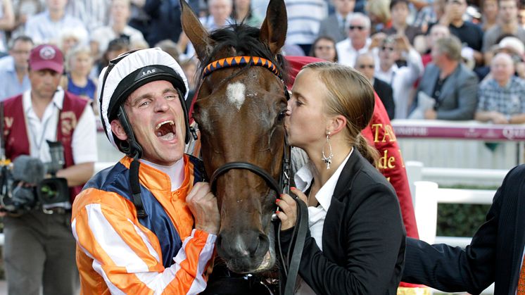 En av världens mest meriterade jockeys till Täby Galopp