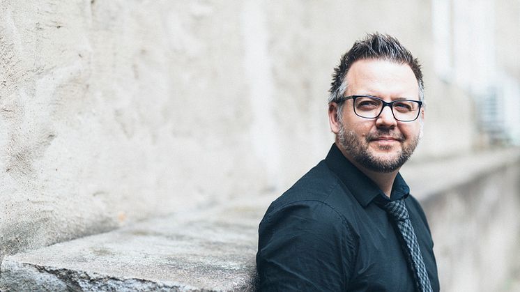 Conny Palmkvist möter folk på bibblan
