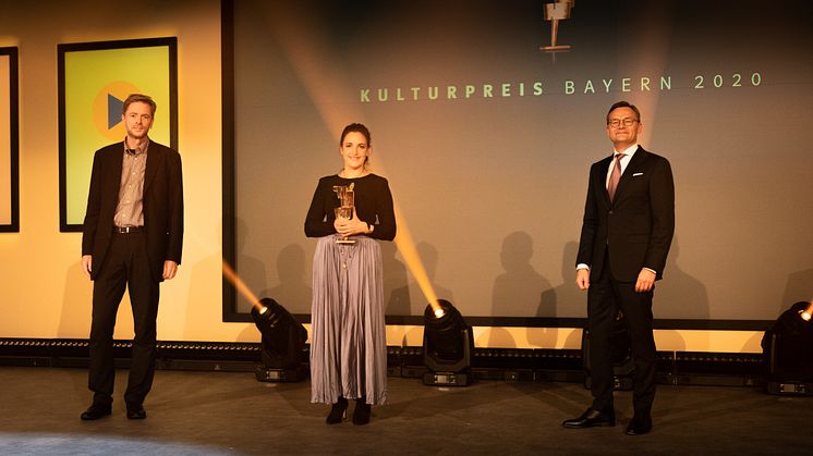 kreusch-carolina-camilla-statue-kulturpreis-bayern-2020-copyright-simon-leibl