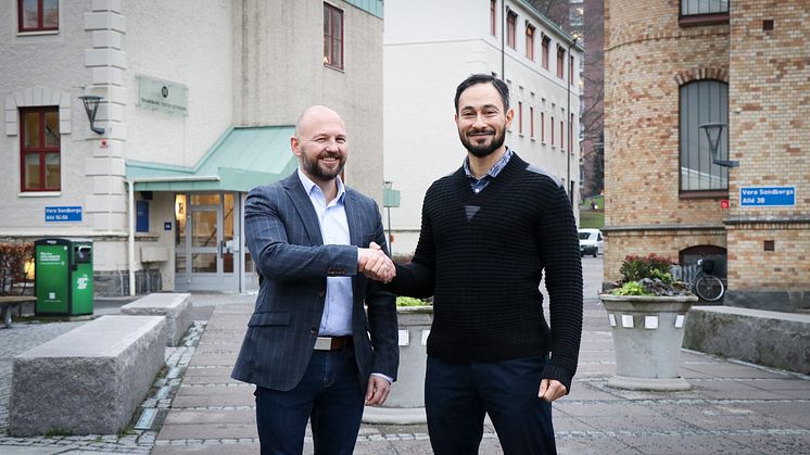 Den nya organisationen medför att Innovatum får två kontor – ett i Trollhättan och ett i Göteborg. På bilden syns Mats Bjälkholm, verksamhetsledare för Energikontor Väst och Nardono Nimpuno, ansvarig för Innovatums Göteborgskontor.