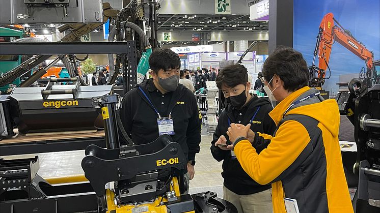 engcon Korea_maskinmässa_2.jpeg