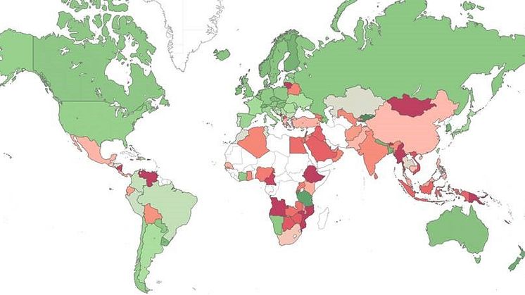 Kartan visar ett globalt riskindex över riskområden för skadlig kod runtom i världen. Grön = låg risk, röd = hög risk, grå = otillräcklig data.