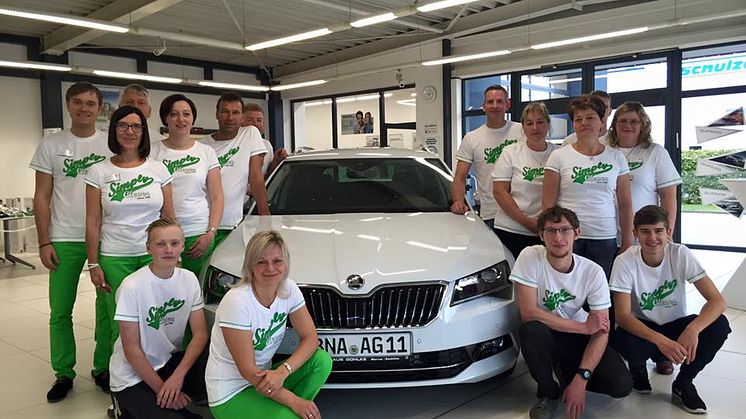 Bärenherz erhält Spende vom Autohaus Gohlke zum 25. Betriebsjubiläum 
