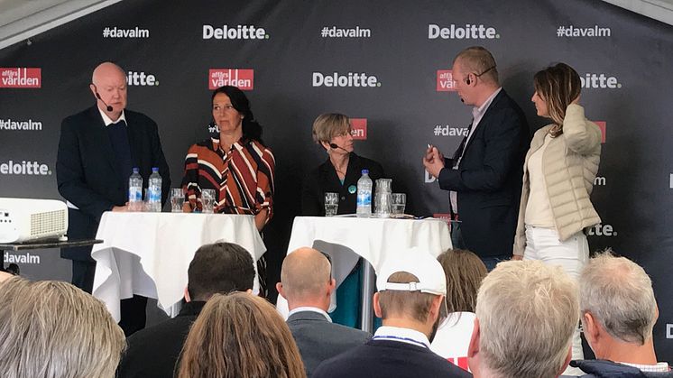 Thomas Andersson, professor vid IUET, Annika Winsth, chefekonom på Nordea, Dr. Catherine L. Mann, Global Chief Economist för Citi  och Maria Borelius, journalist och entreprenör, i paneldebatt om Sveriges konkurrenskraft i Almedalen.