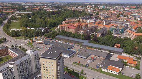 Kv Margretedal och norra delen av Järnåkra, nära till både stadskärnan och stadsparken. 