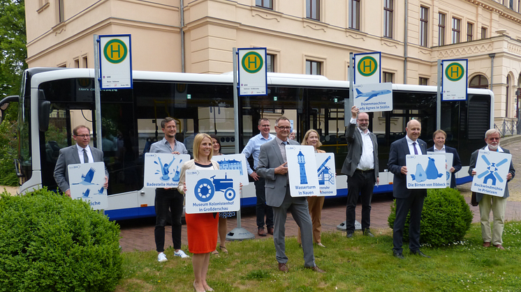 Bequem das Ziel erreichen geht in Brandenburg beispielsweise auch mit dem Havelbus. Foto: Havelbus. 