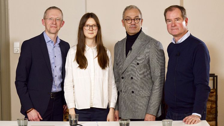 Håkan Andersson, presschef Riksbyggen, Emma Ringqvist, förbundsordförande för jagvillhabostad.nu, Arturo Arques, privatekonom Swedbank och Mårten Lilja, vice vd på ​Riksbyggen. Foto: Urban Andersson
