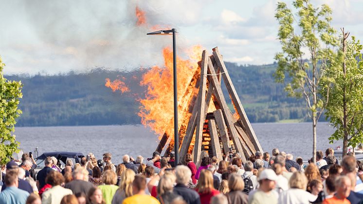 Sankthansfeiring i Mjøsparken.JPG