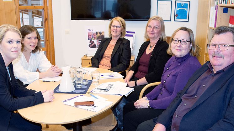 Lena Hallengren, barn-, äldre- och jämställdhetsminister besöker Nka i Kalmar för att få en uppdatering av vad som gjorts de senaste tio åren och planerna för framtiden.